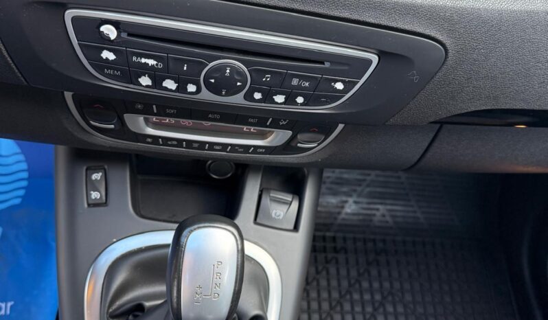 
								Renault Scenic Dynamique pilns									