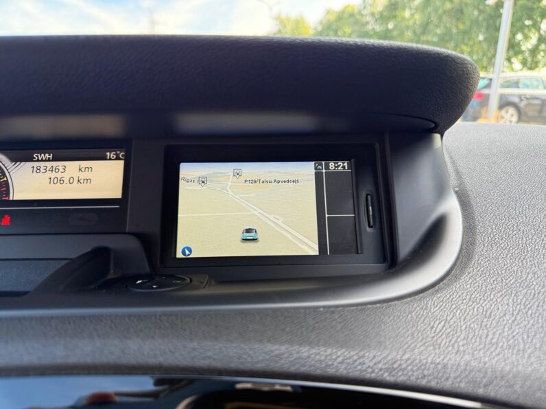 
								Renault Scenic Dynamique pilns									