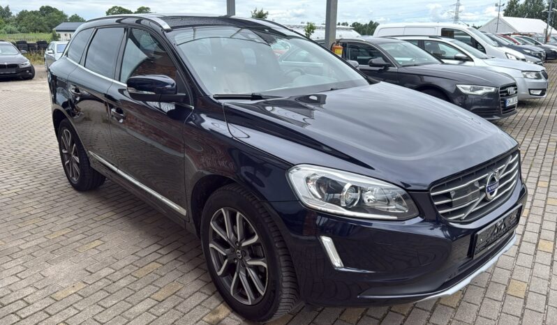 
								Volvo XC 60 pilns									
