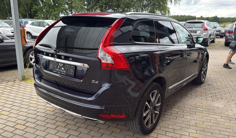 
								Volvo XC 60 pilns									