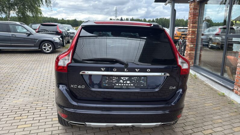 
								Volvo XC 60 pilns									