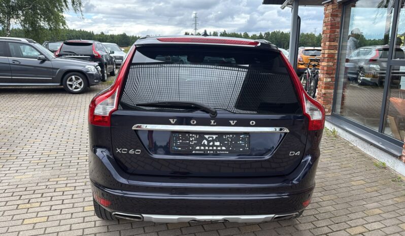 
								Volvo XC 60 pilns									