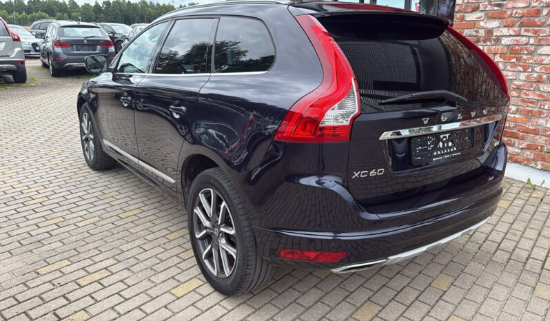 
								Volvo XC 60 pilns									