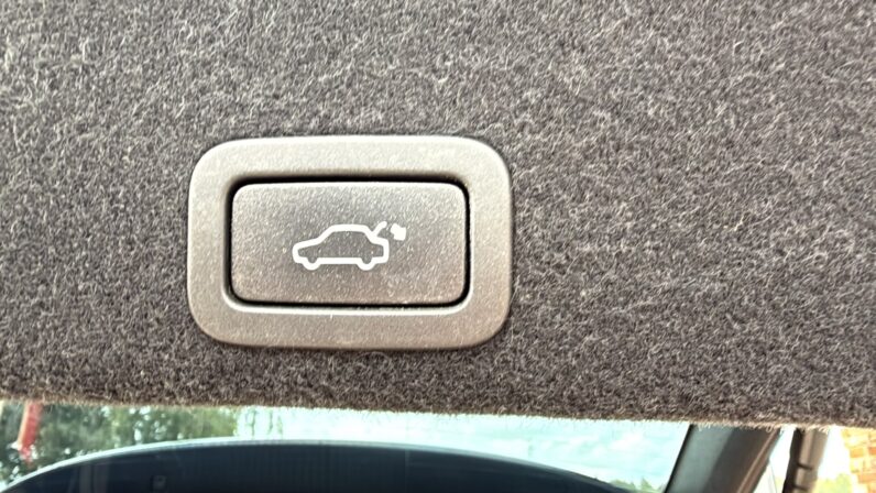 
								Volvo XC 60 pilns									
