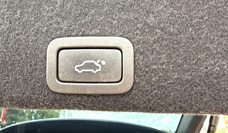 
								Volvo XC 60 pilns									