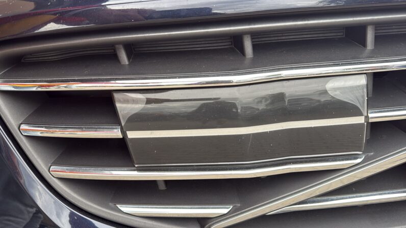 
								Volvo XC 60 pilns									