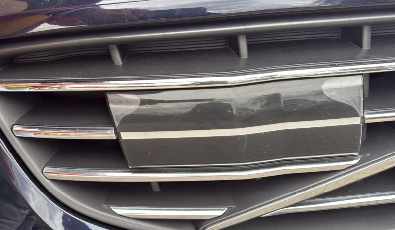 
								Volvo XC 60 pilns									