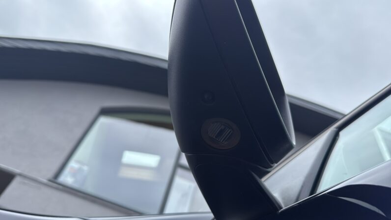 
								Volvo XC 60 pilns									