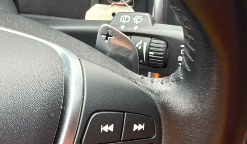 
								Volvo XC 60 pilns									