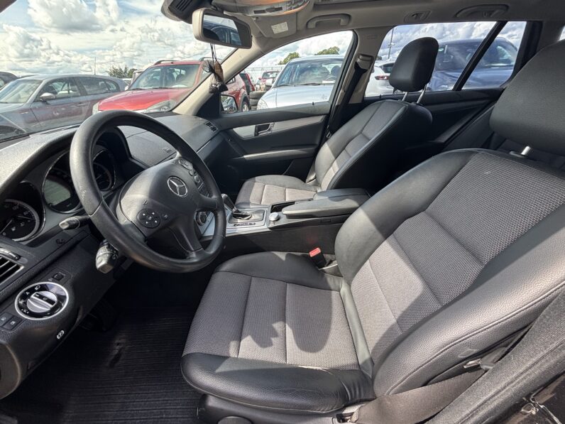 
								Mersedes benz c200 cdi pilns									