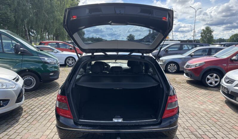 
								Mersedes benz c200 cdi pilns									