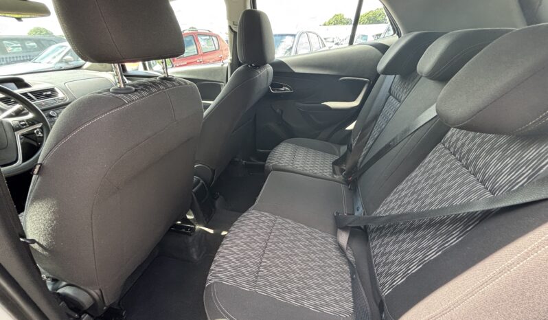 
								OPEL MOKKA pilns									