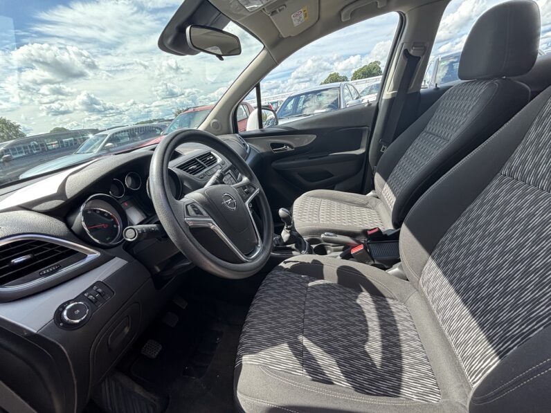 
								OPEL MOKKA pilns									