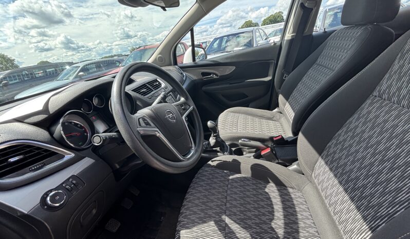 
								OPEL MOKKA pilns									