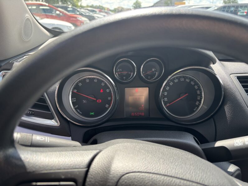
								OPEL MOKKA pilns									