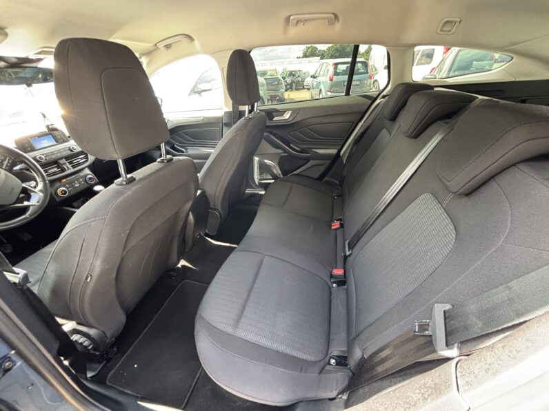 
								FORD FOCUS pilns									