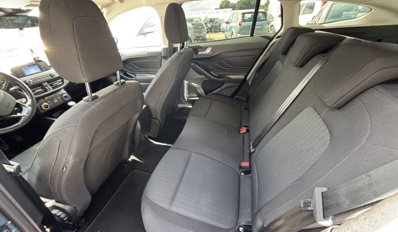 
								FORD FOCUS pilns									