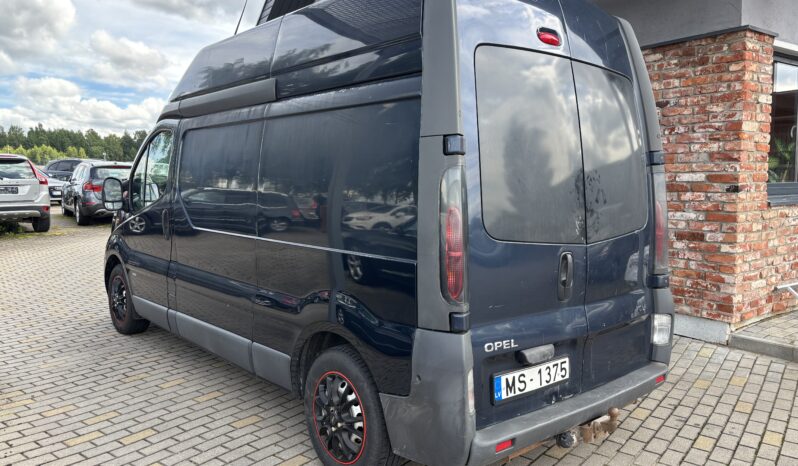 
								OPEL VIVARO pilns									