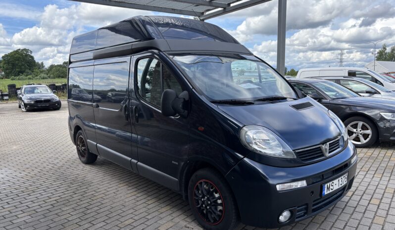 
								OPEL VIVARO pilns									