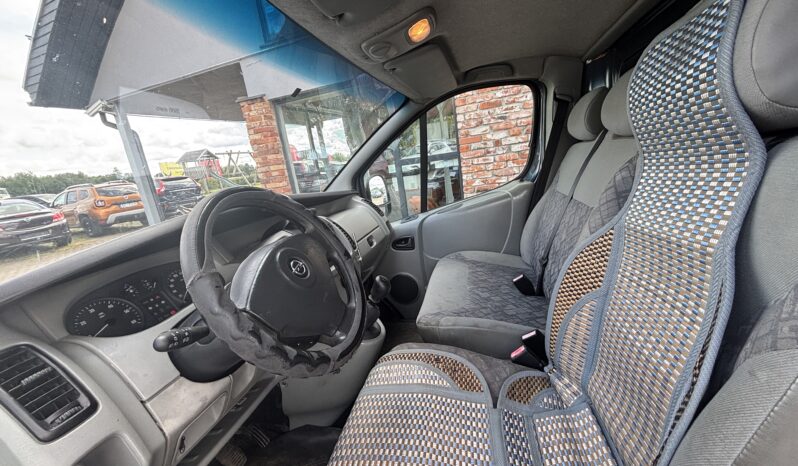 
								OPEL VIVARO pilns									