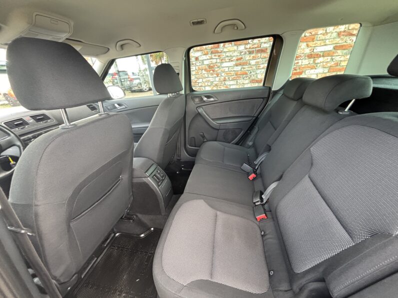 
								SKODA YETI pilns									