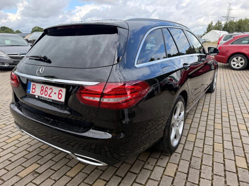 
								MB C220 pilns									