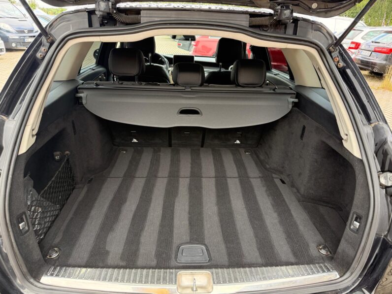 
								MB C220 pilns									