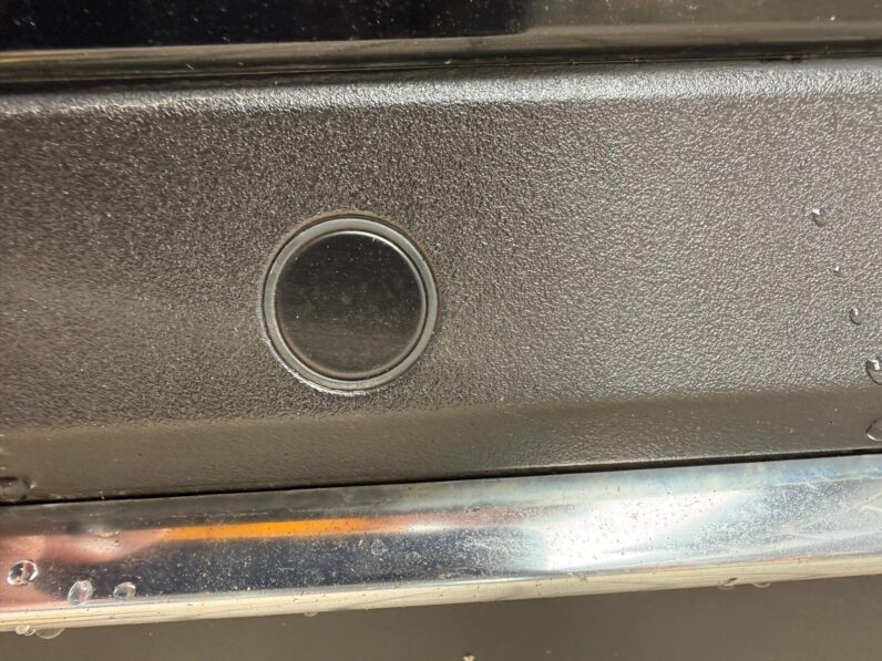 
								MB C220 pilns									