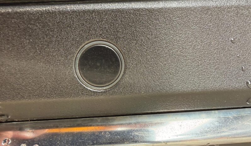 
								MB C220 pilns									