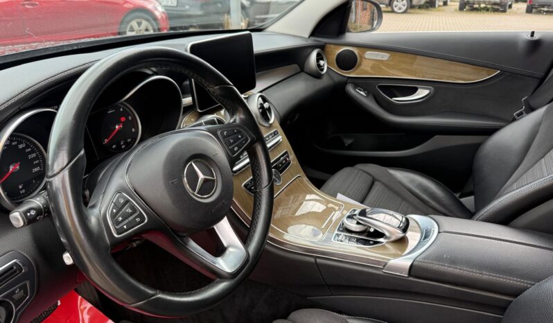 
								MB C220 pilns									