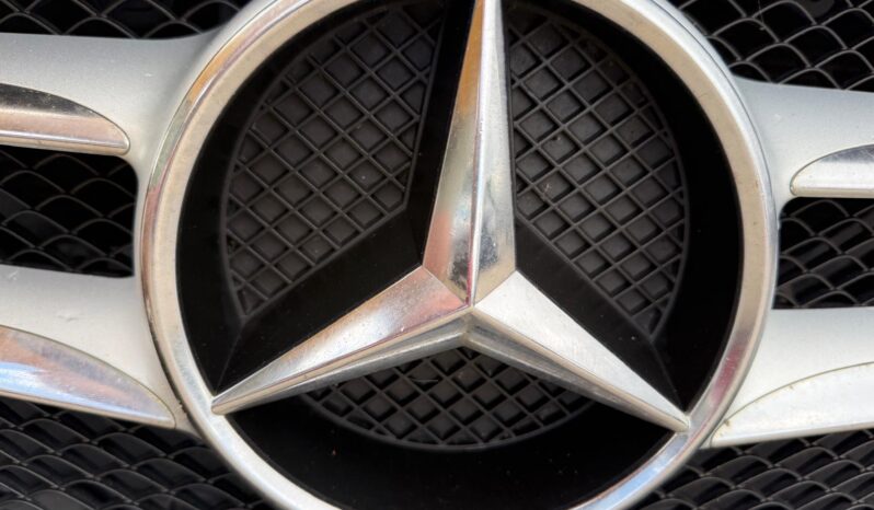 
								MB C220 pilns									