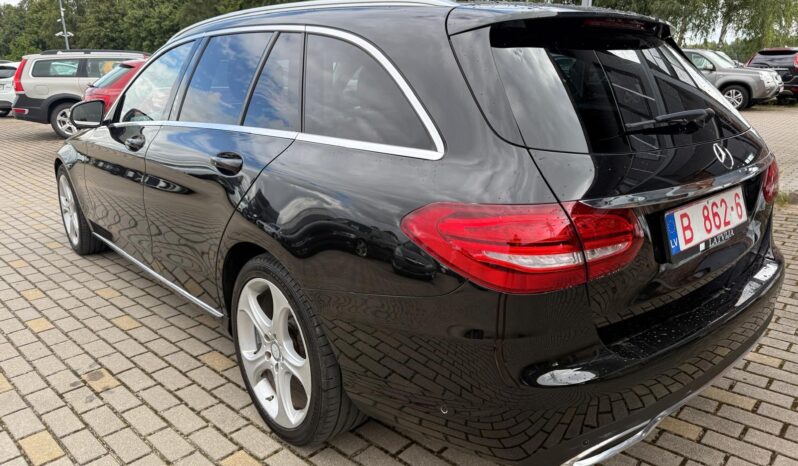 
								MB C220 pilns									