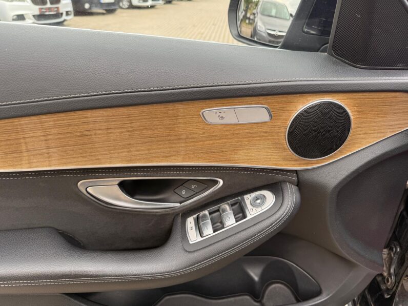 
								MB C220 pilns									
