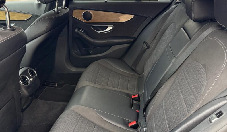 
								MB C220 pilns									