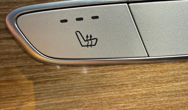 
								MB C220 pilns									