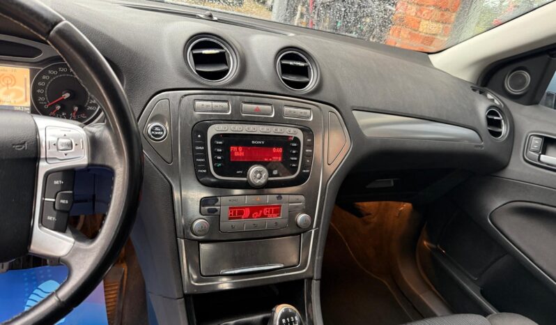 
								FORD MONDEO pilns									
