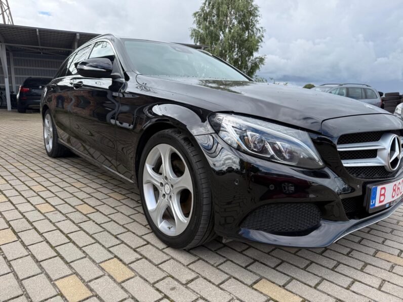 
								MB C220 pilns									