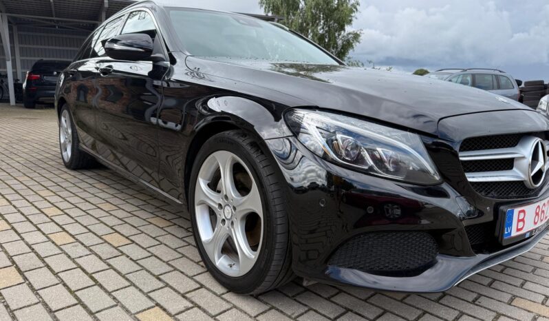 
								MB C220 pilns									