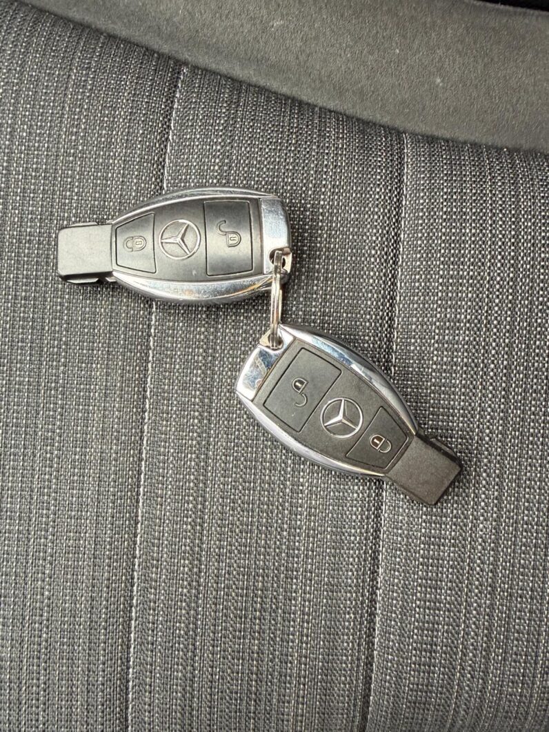 
								MB C220 pilns									