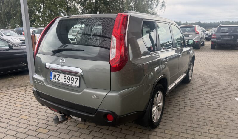 
								NISSAN XTRAIL pilns									