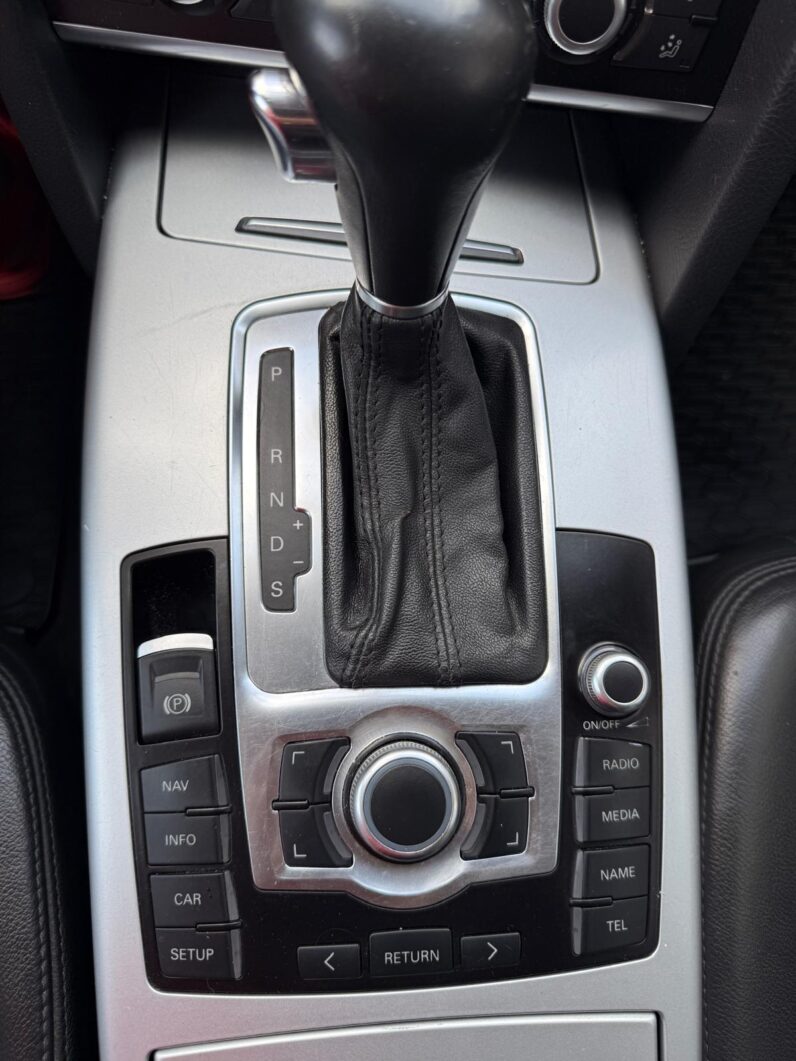 
								AUDI A6 pilns									