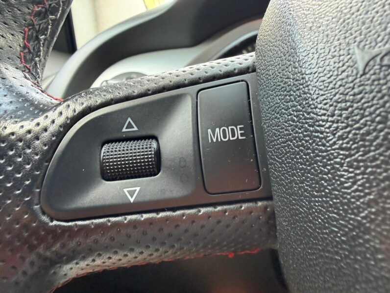 
								AUDI A6 pilns									