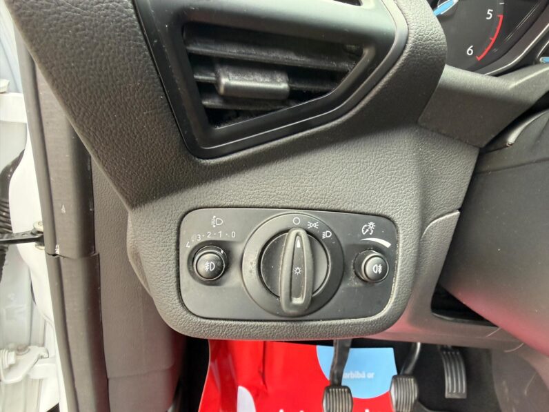 
								FORD C-MAX 1.5 TCDi Plus pilns									
