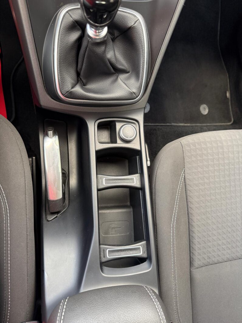 
								FORD C-MAX 1.5 TCDi Plus pilns									