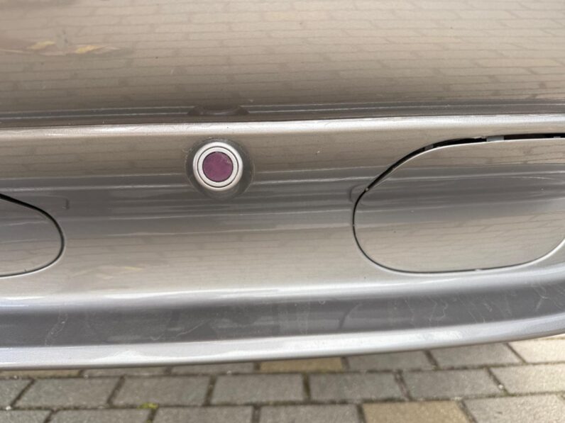 
								BMW X5 pilns									