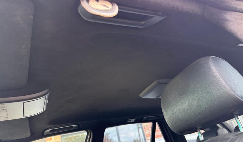 
								BMW X5 pilns									