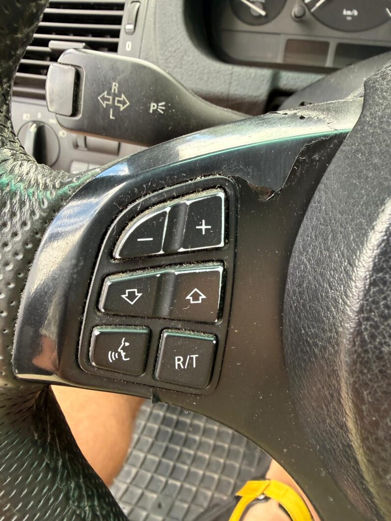 
								BMW X5 pilns									
