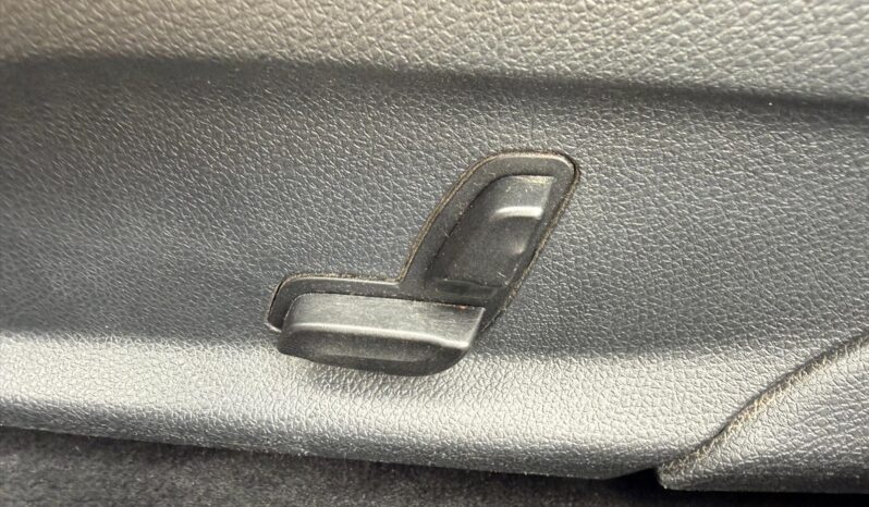 
								MB C220 pilns									
