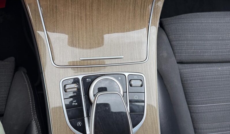 
								MB C220 pilns									