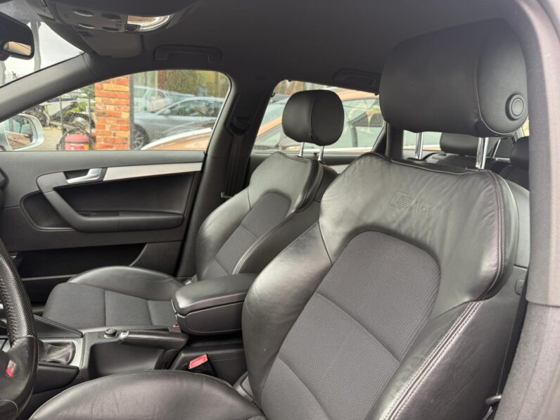 
								AUDI A3 pilns									